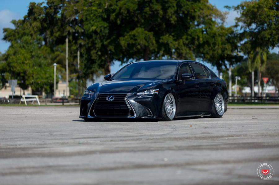  Lexus GS on Vossen Wheels (LC-106) 2016 года  (фото 1 из 61)